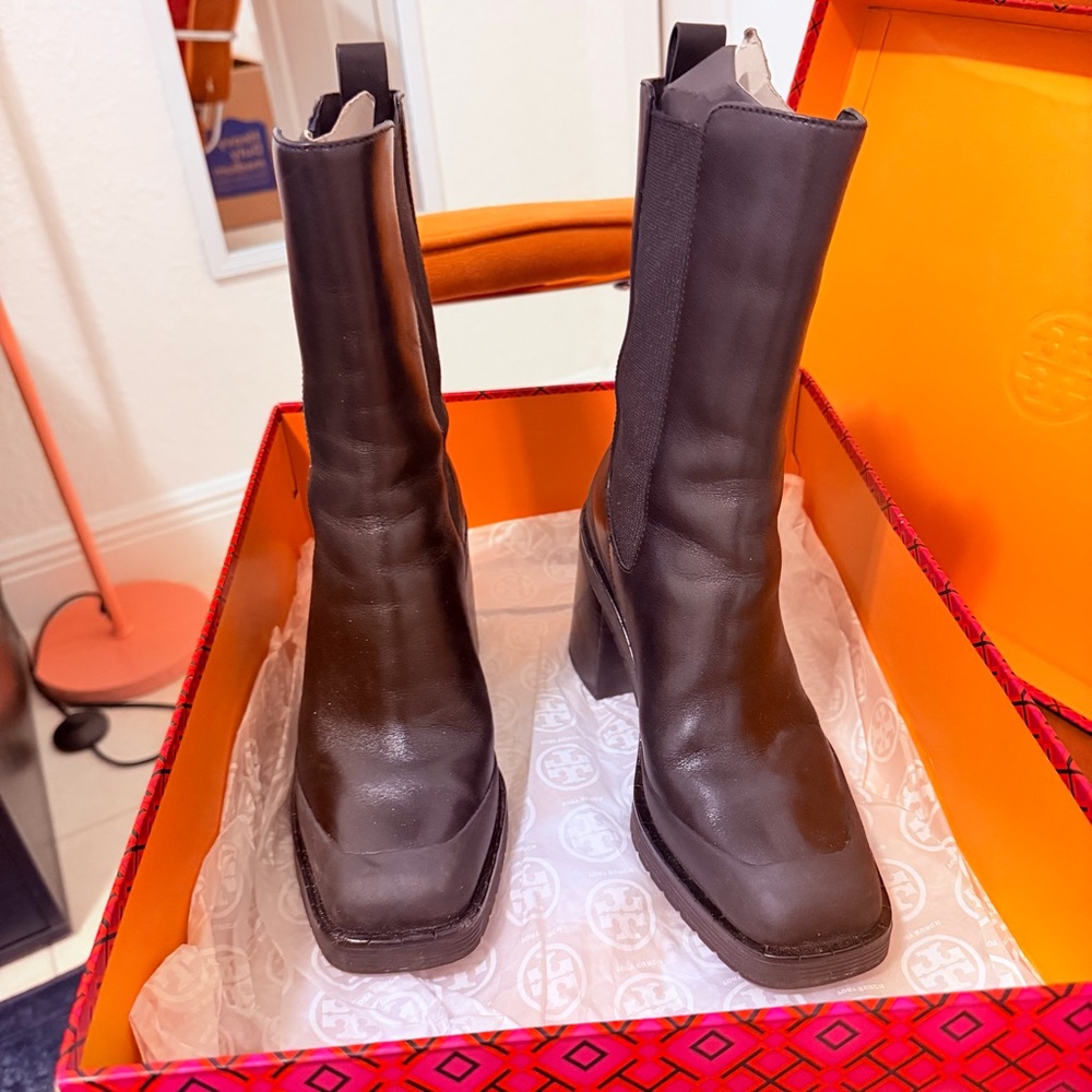 Tory Burch Expedition Chelsea 85mm - Black Heeled Boots